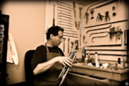musical instruments repair shop